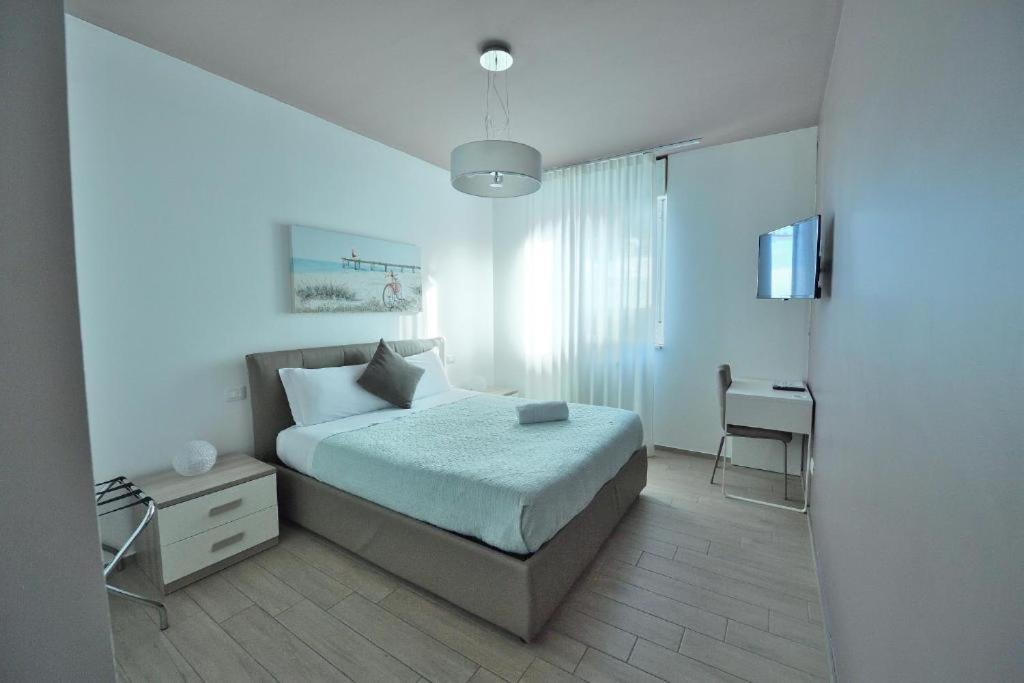 Karol Wojtyla Airport Bari Hotel Luaran gambar