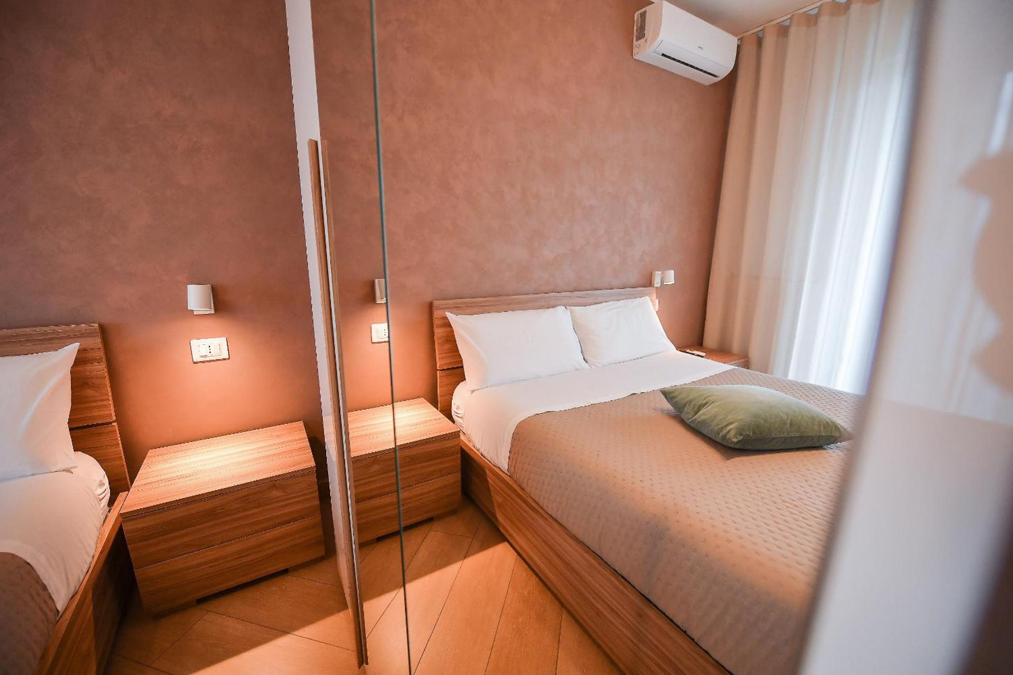 Karol Wojtyla Airport Bari Hotel Luaran gambar