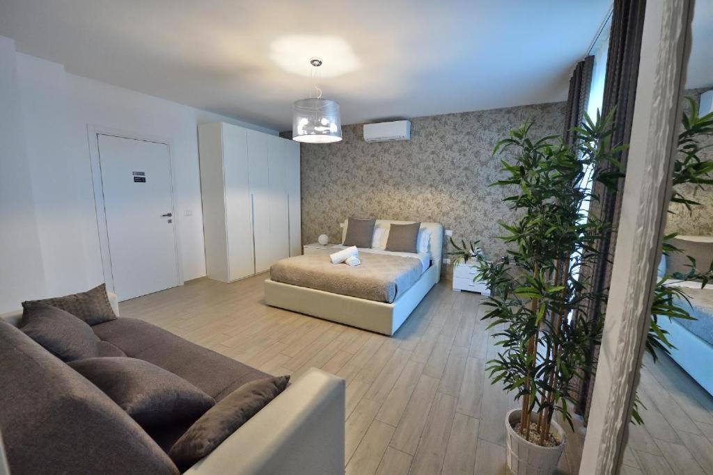 Karol Wojtyla Airport Bari Hotel Luaran gambar